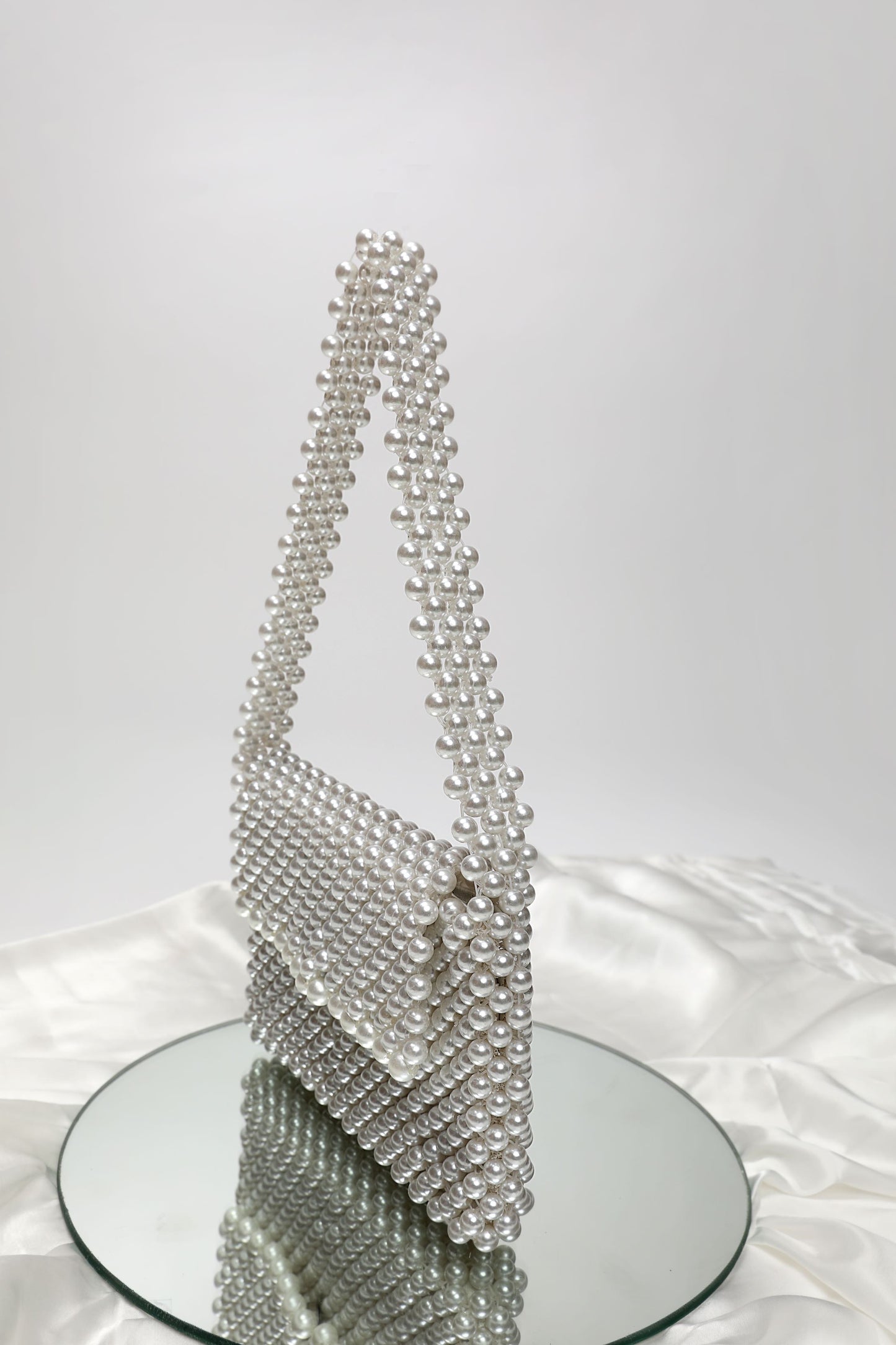 Pear affair- Classic white